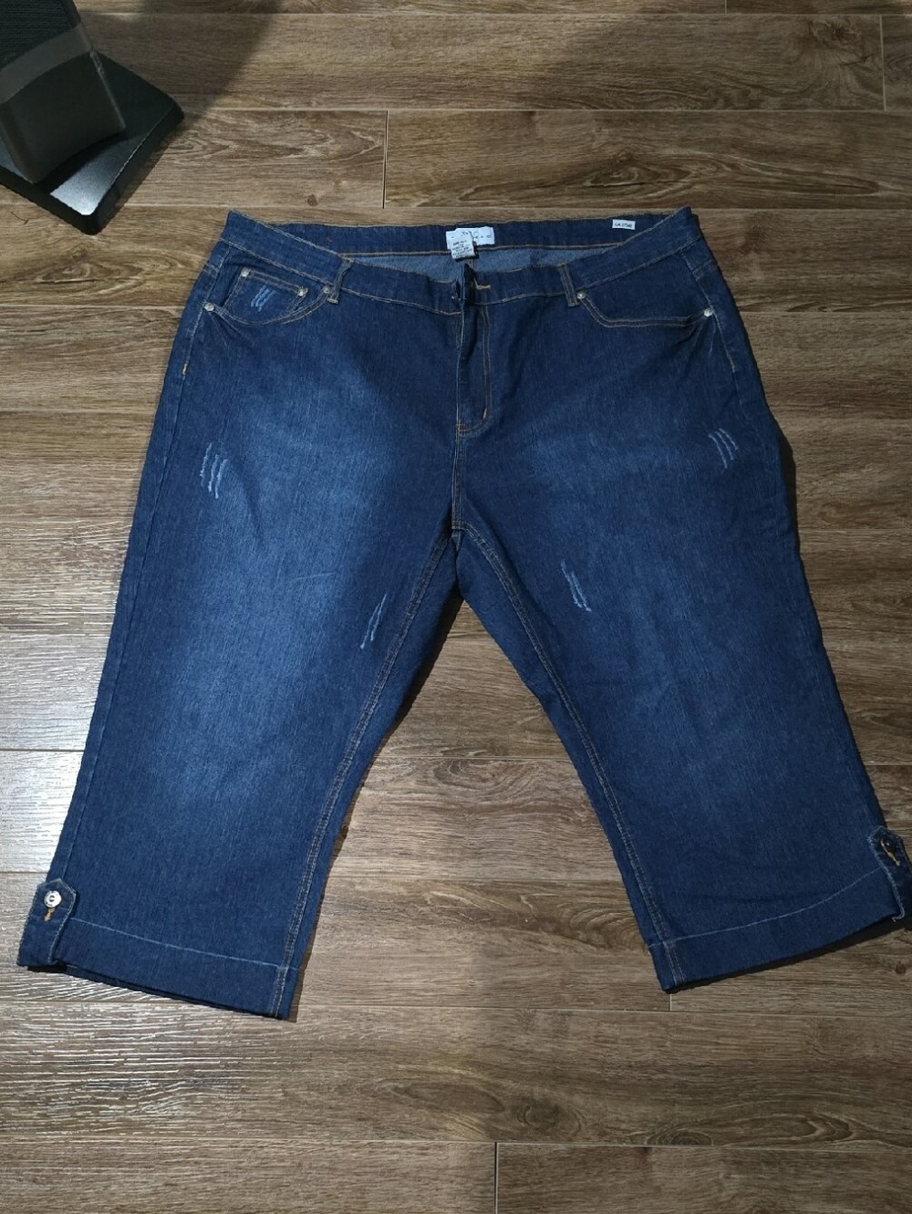 Classic Dark Blue Capri Denim Jeans for Women